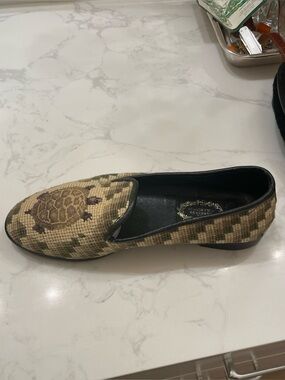 Embroidered Turtle Needlepoint Loafer - Beige/Tan